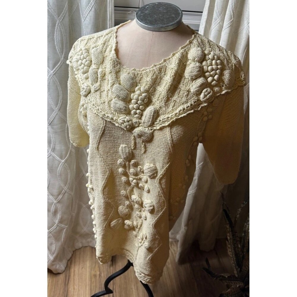 VTG 90s Artsy Embroidered M Cable  Knit Sweater Portrait Collar Coquette read
